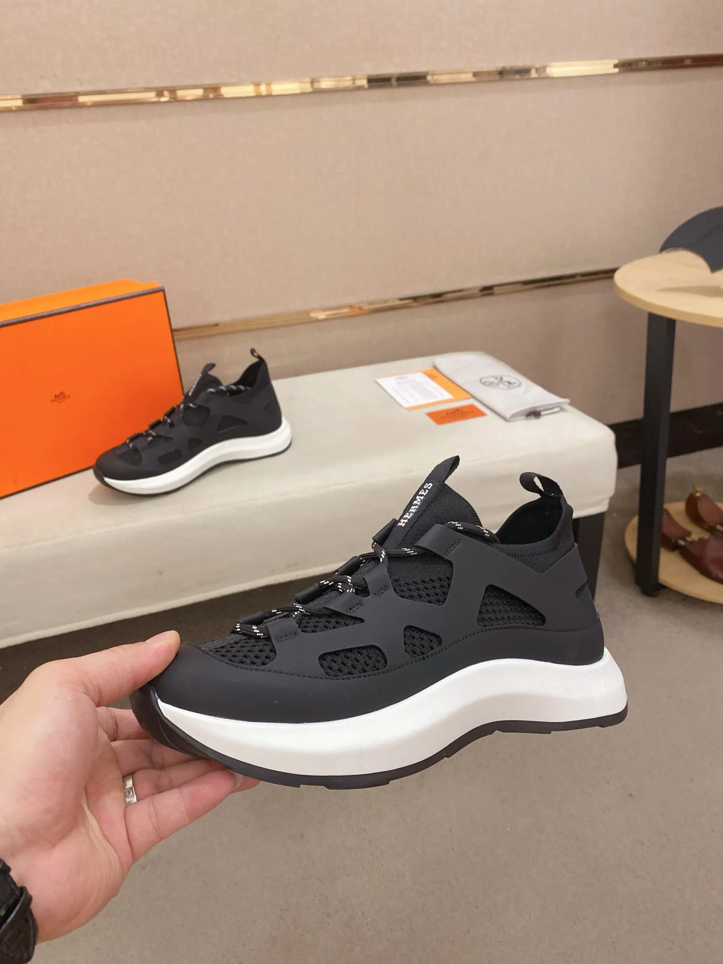 Men's clothing and shoes💰: 660💰《HERMES》【Classic Original Version】Hermès; Top 🔝 Purchasing Agency 🔍🔍Men’s latest 🇺🇸 counters are on sale simultaneously, original imported from Italy ▲▲Silk cowhide with breathable fabric ▲▲ (high-end and expensive Qi·Grade) Exquisite workmanship (Italian 🇮🇹Imported water-dyed 🐂cowhide lining) Sole: Original sole provided by the original factory, ⚠️Exclusive double-layer activity·TPR·Rubber·Combined molded outsole; Super·comfortable·wear-resistant·non-slip·environmental protection The real thing is more beautiful when photographed (high quality, following orders). You can enter and leave the counter at will * Number of yards: 38·39·40·41·42·43·44·45